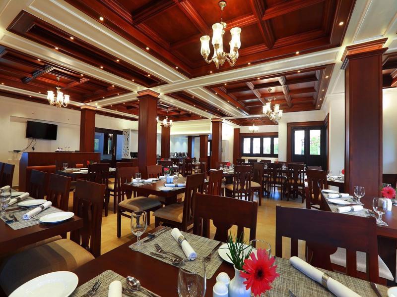 นิฮารา รีสอร์ต แอนด์ สปา Hotel Kochi ภายนอก รูปภาพ
