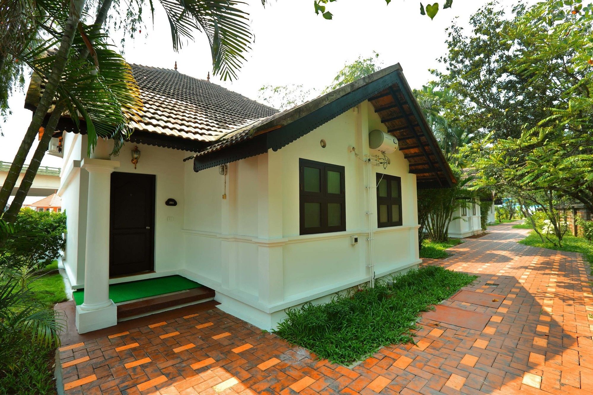 นิฮารา รีสอร์ต แอนด์ สปา Hotel Kochi ภายนอก รูปภาพ