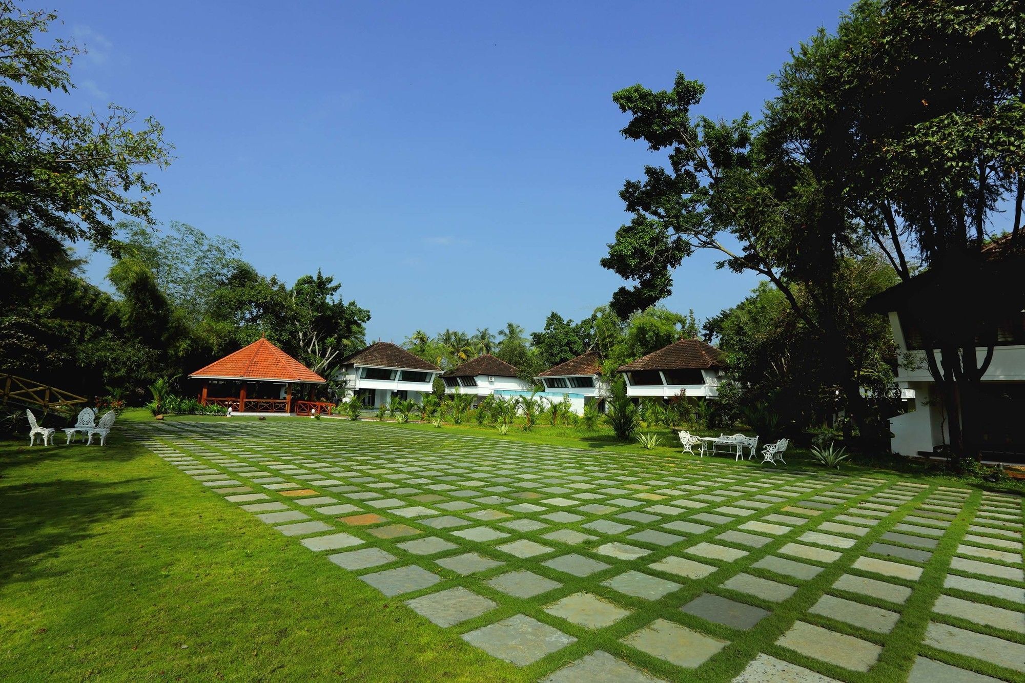 นิฮารา รีสอร์ต แอนด์ สปา Hotel Kochi ภายนอก รูปภาพ