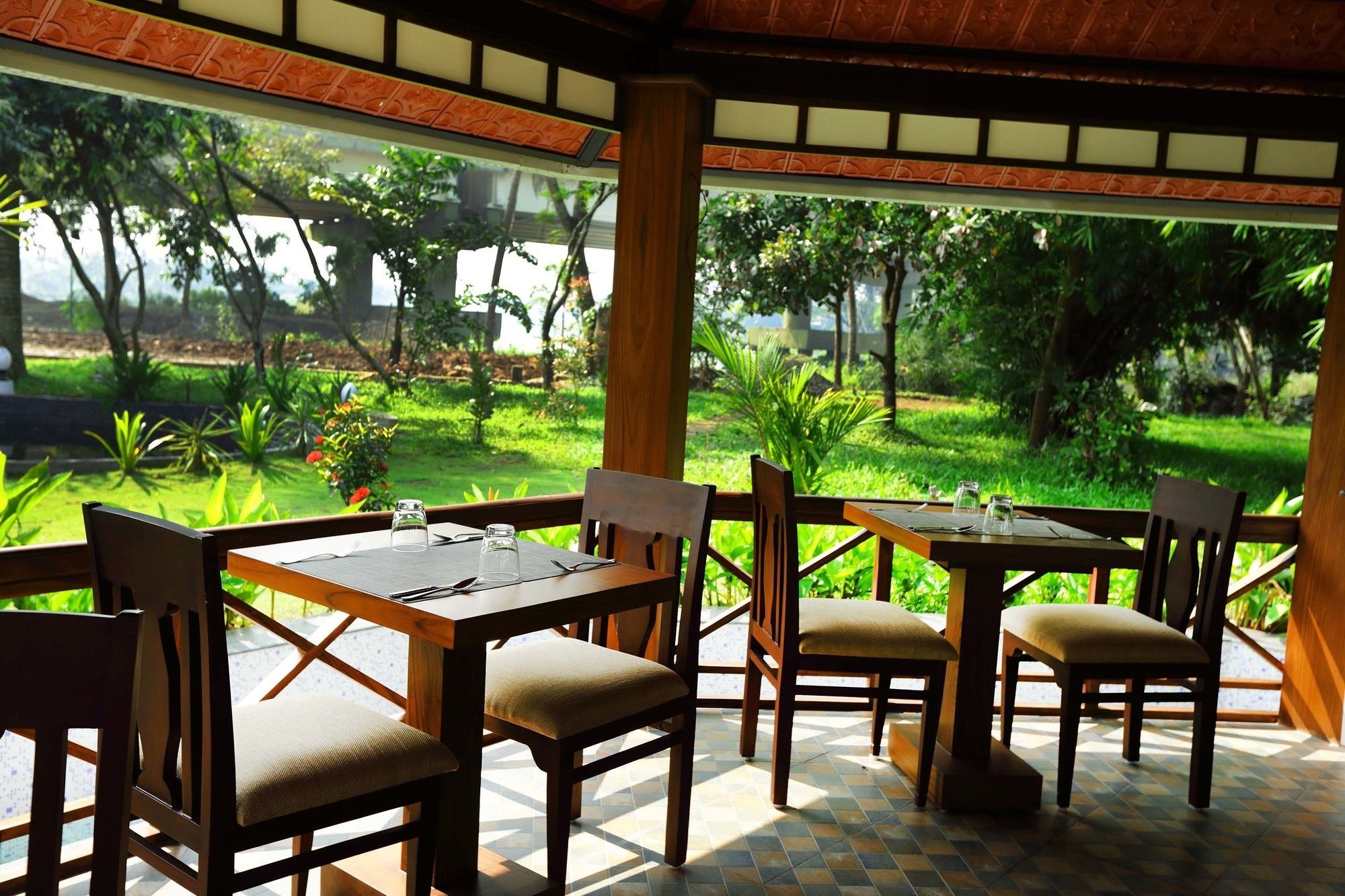 นิฮารา รีสอร์ต แอนด์ สปา Hotel Kochi ภายนอก รูปภาพ